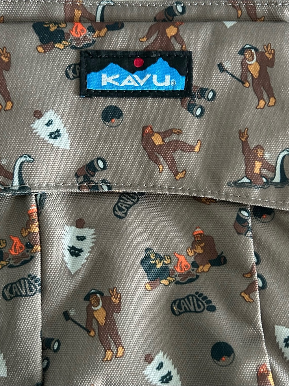 KAVU For Keeps Crossbody Bag Discontinued Sasquatch Print Pattern - Picture 5 of 6